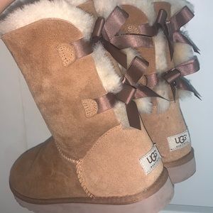 Chestnut Bow Uggs
